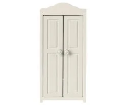 Maileg Small Closet -Toy Shop 11 1015 00 02 2048x b1a094df aec9 49b0 a474 6c69d1ccd41d