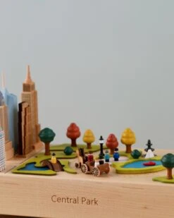 Pre-order: Central Park Wooden Music Box (Approximate Ship Time: End Of October/Early November) 5 Pre-order: Central Park Wooden Music Box (Approximate Ship Time: End Of October/Early November) -Toy Shop 2J2A1143