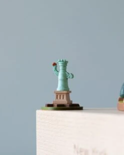 Wooden New York Music Box 7 Wooden New York Music Box -Toy Shop 2J2A3528 2