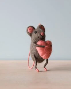 Felt Mouse With Heart -Toy Shop 2J2A4287