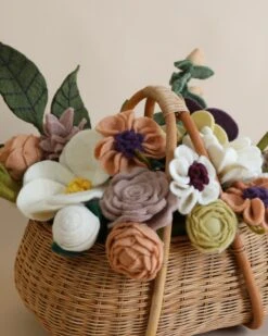 Large Basket Of Felt Flowers - Blooming Meadow 5 Large Basket Of Felt Flowers - Blooming Meadow -Toy Shop 2J2A4885