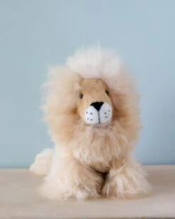 Fluffy Lion Stuffed Animal -Toy Shop 2J2A8535 2