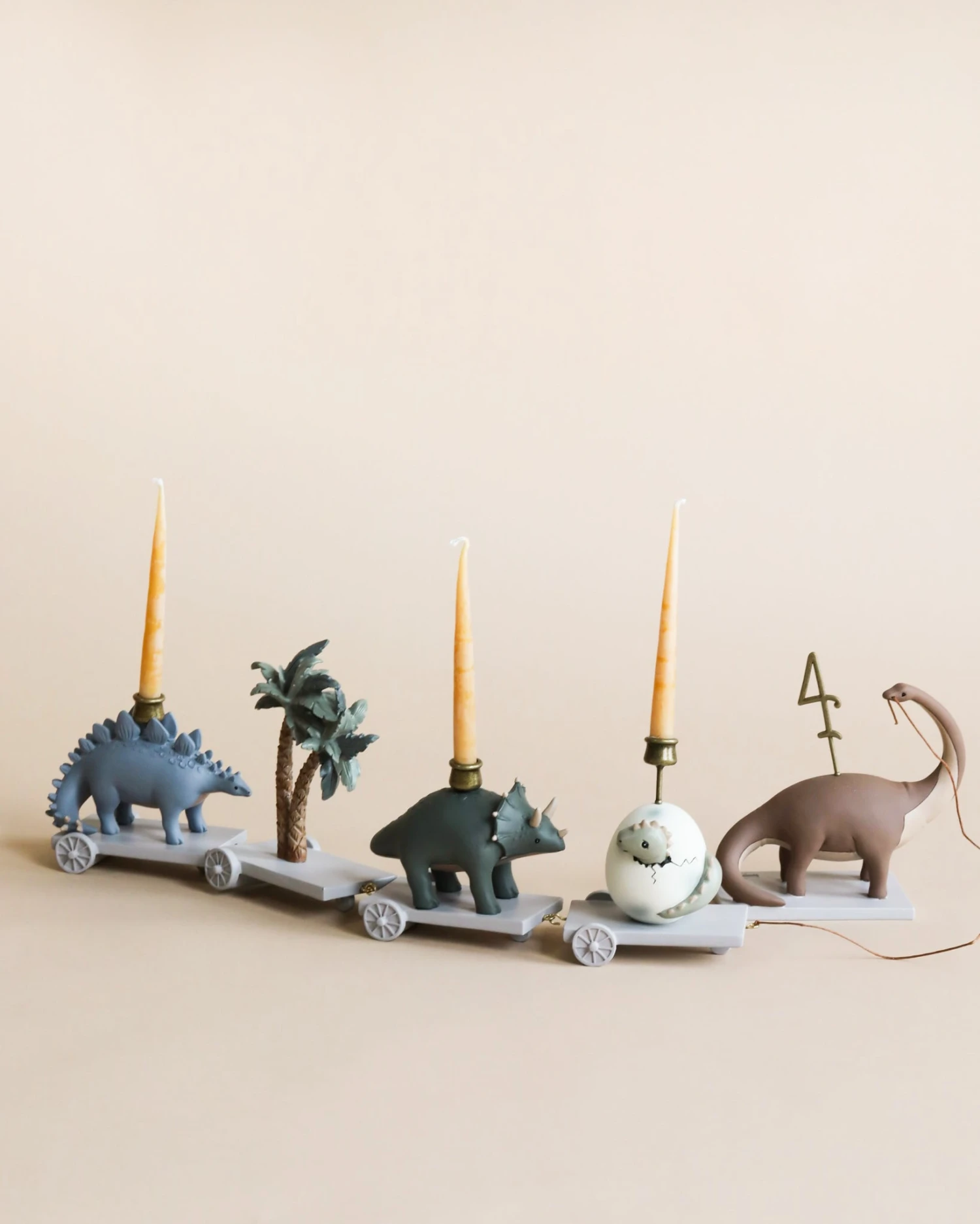 Konges Sløjd Dinosaur Birthday Train With Beeswax Candles 1 Konges Sløjd Dinosaur Birthday Train With Beeswax Candles