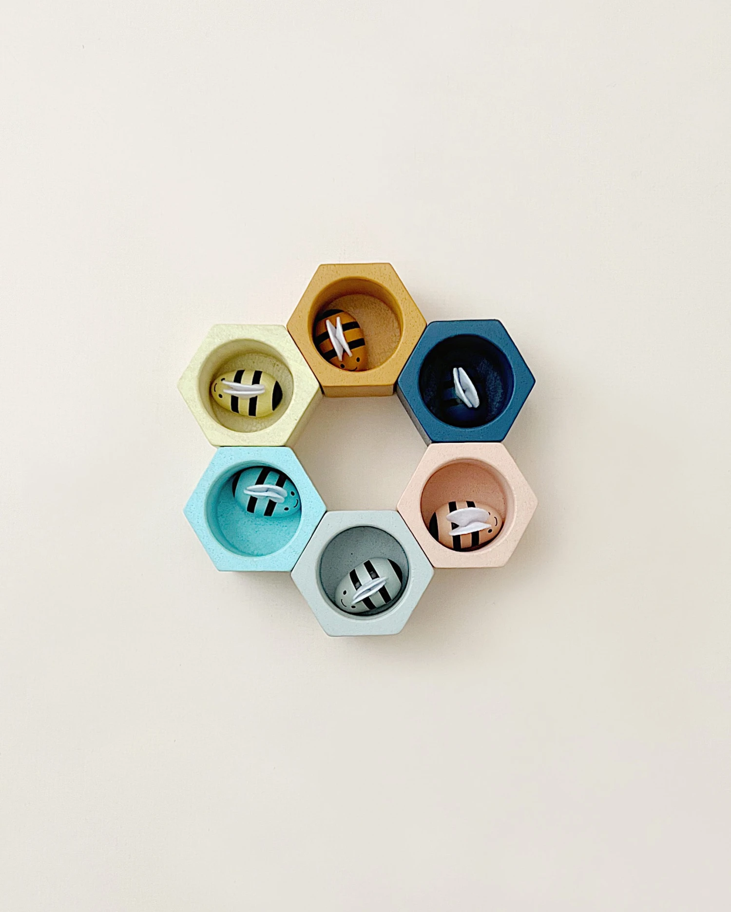 Plan Toys Beehive Sorting Set 3 Plan Toys Beehive Sorting Set - Image 3