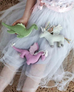 Olli Ella Magical Creatures (Dragon, Unicorn & Nessy) 11 Olli Ella Magical Creatures (Dragon, Unicorn & Nessy) -Toy Shop OlliElla MagicalCreatures Group Lifestyle 800x 800x8002 a6b4648e 6b95 4461 8860 82497c23b58f