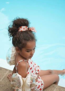 Konges Sløjd Inflatable Water Wings - Transparent Confetti Hearts -Toy Shop WATER WINGS HEART Swim wings KS5373 TRANSPARENT CREAM 1 8ca78aa1 110d 4c5e 8a0d da1d08a7a6c1 1080x jpg