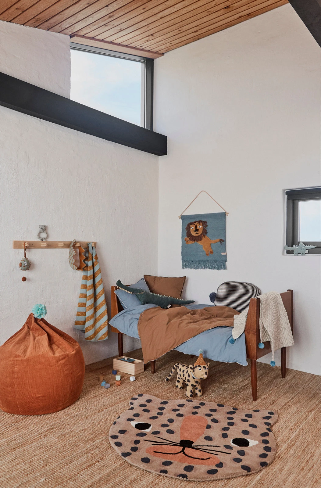 OYOY Lion Wall Hanging 2 OYOY Lion Wall Hanging - Image 2